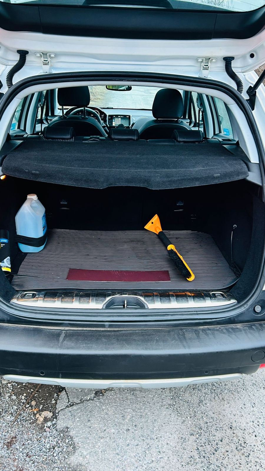 Peugeot 2008 1.2 PureTech 82 ETG5 2016, photo 4/9