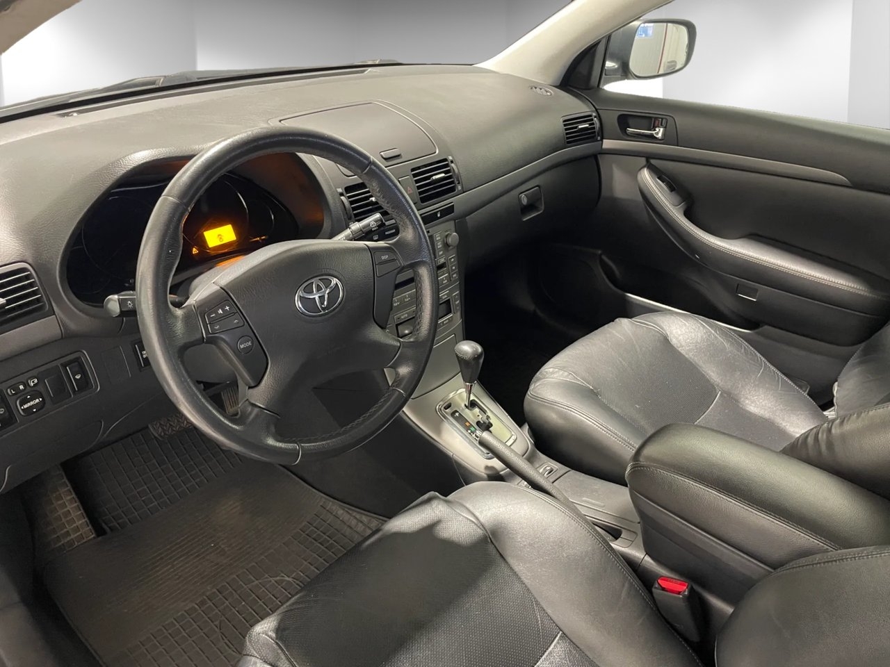 Toyota Avensis Sedan Automat D-4 VVT-i 2007, bild 6/7