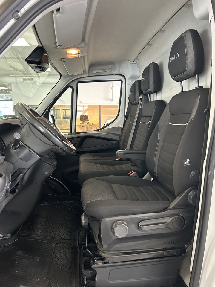 Iveco Daily 2022, photo 3/10