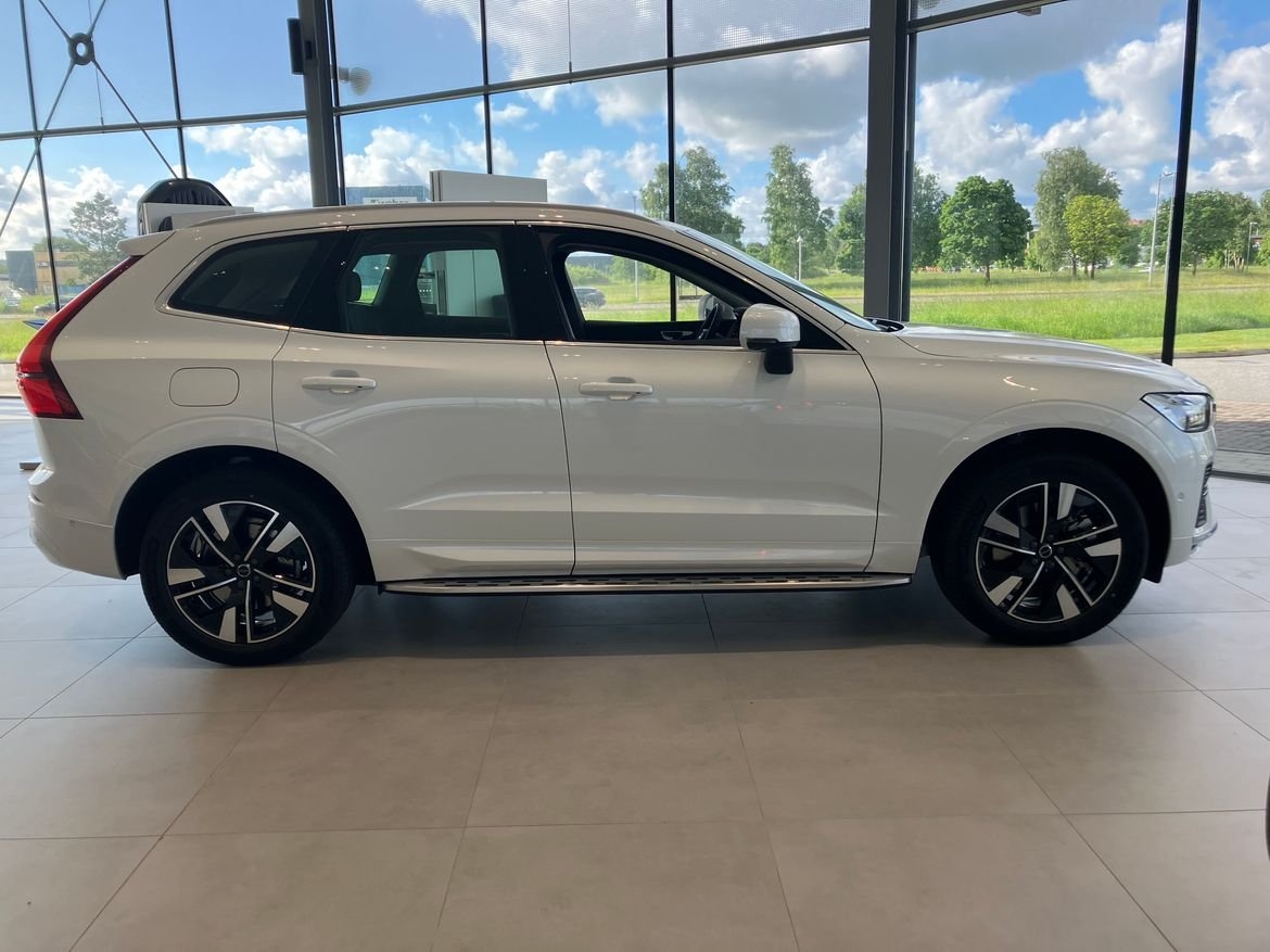 Volvo XC60 2026, photo 4/10