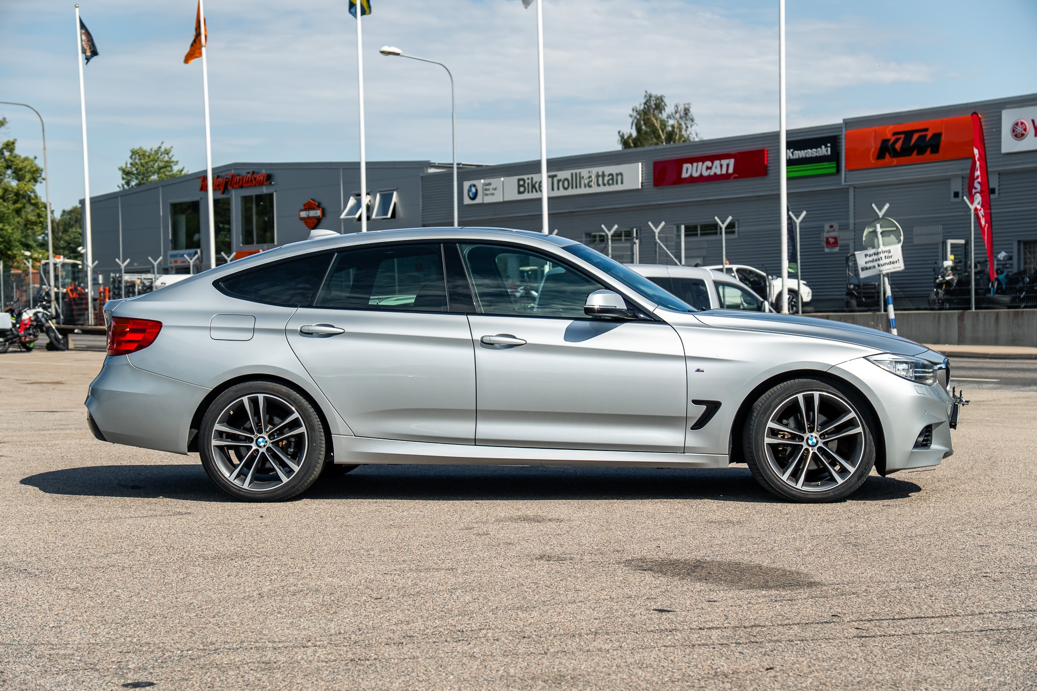 BMW 320 d xDrive Gran Turismo Steptronic 2016, photo 2/10
