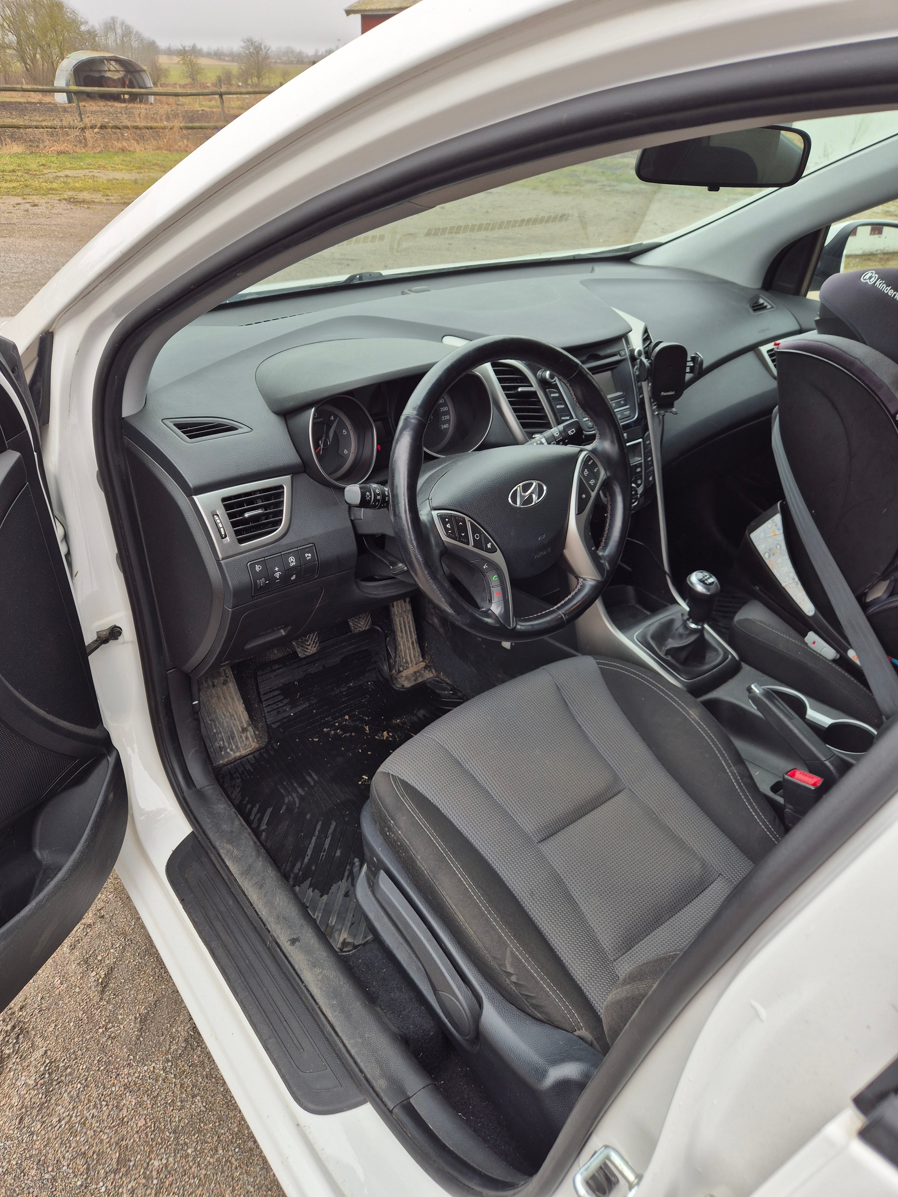 Hyundai i30 5-dörrar 1.6 CRDi Manuell 2014, bild 7/7