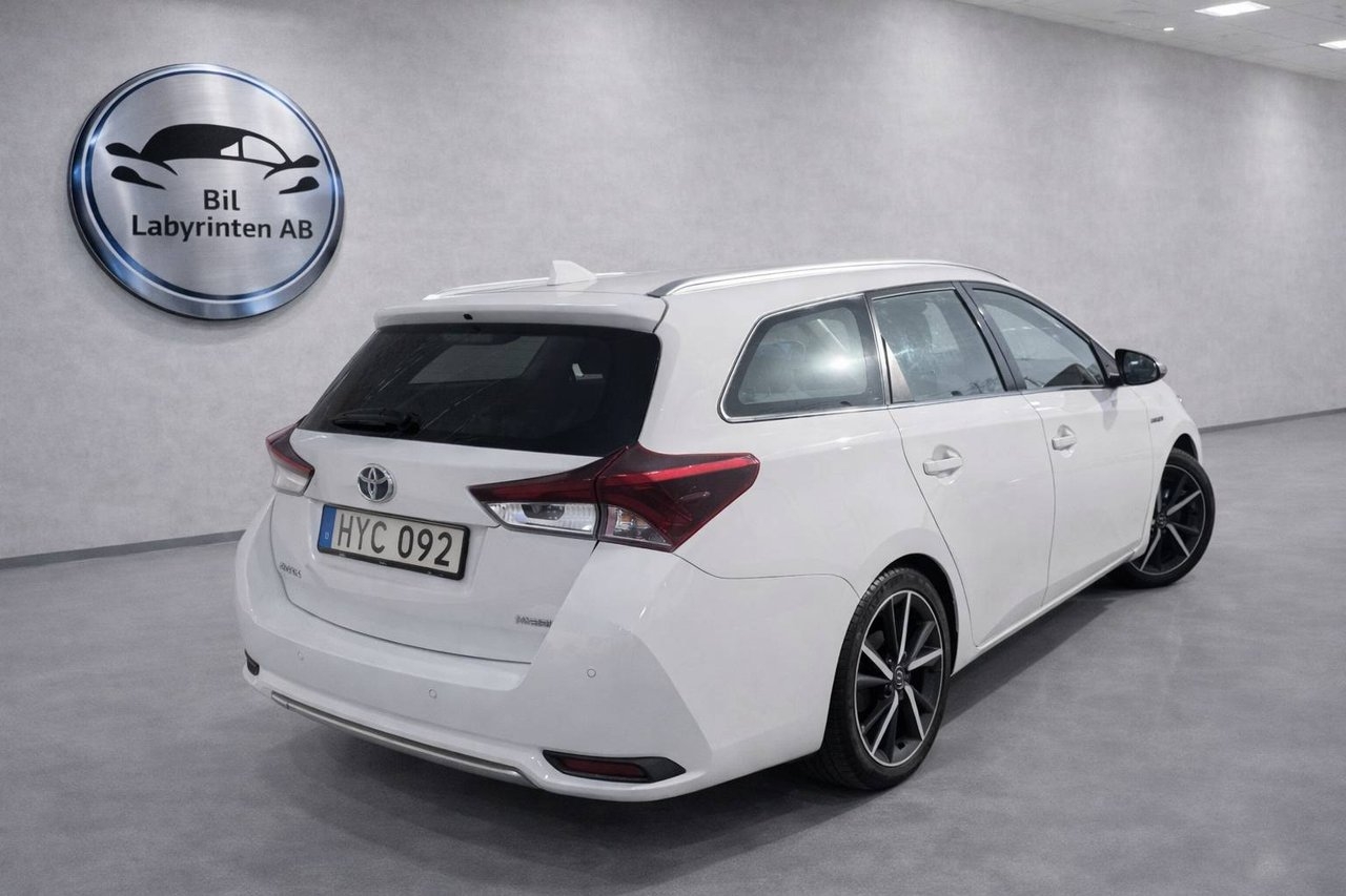 Toyota Auris 2018, bild 2/8