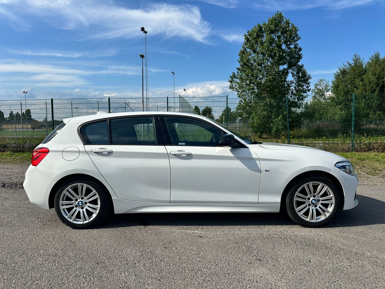 BMW 118 i 5-dörrars Manuell 2016, bild 3/10