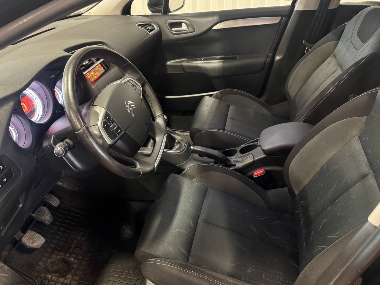 Citroen C4 1.6 HDi Euro 5/USB 2013, kuva 7/9