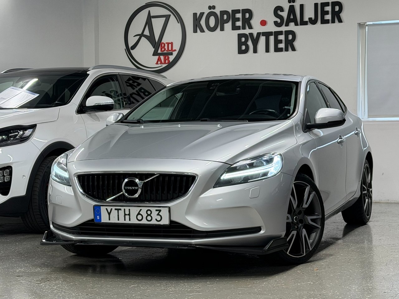 Volvo V40 2018, bild 2/27