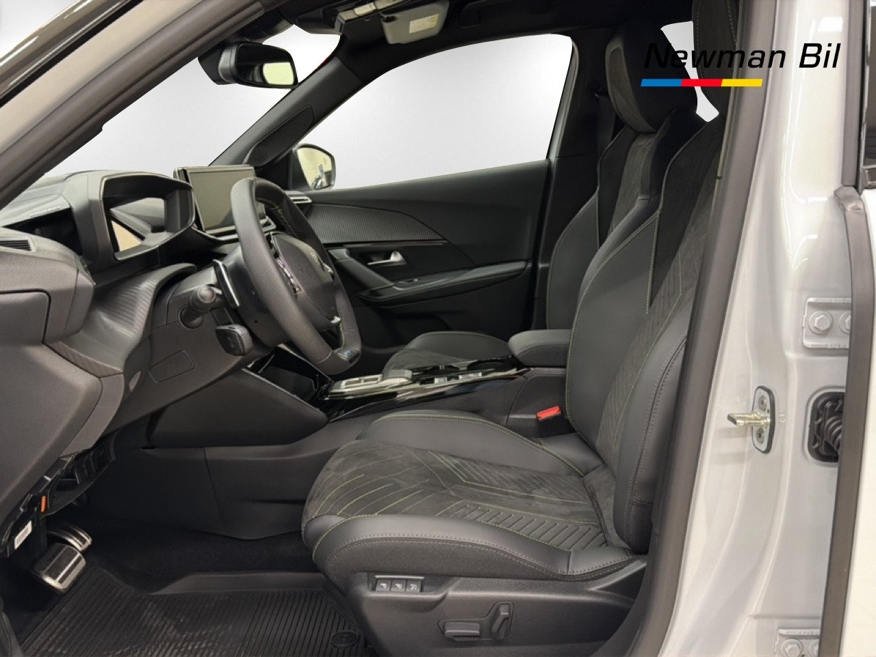 Peugeot 2008 GT Hybrid 145 1.2 PureTech 2025, kuva 7/14