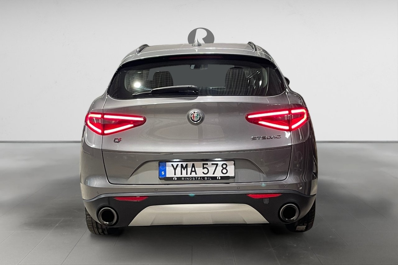 Alfa Romeo Stelvio 2017, photo 6/10