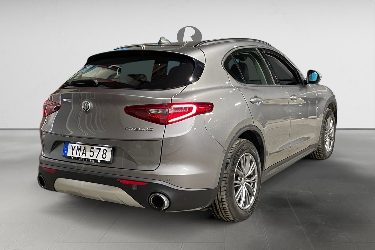 Alfa Romeo Stelvio 2017, photo 7/10