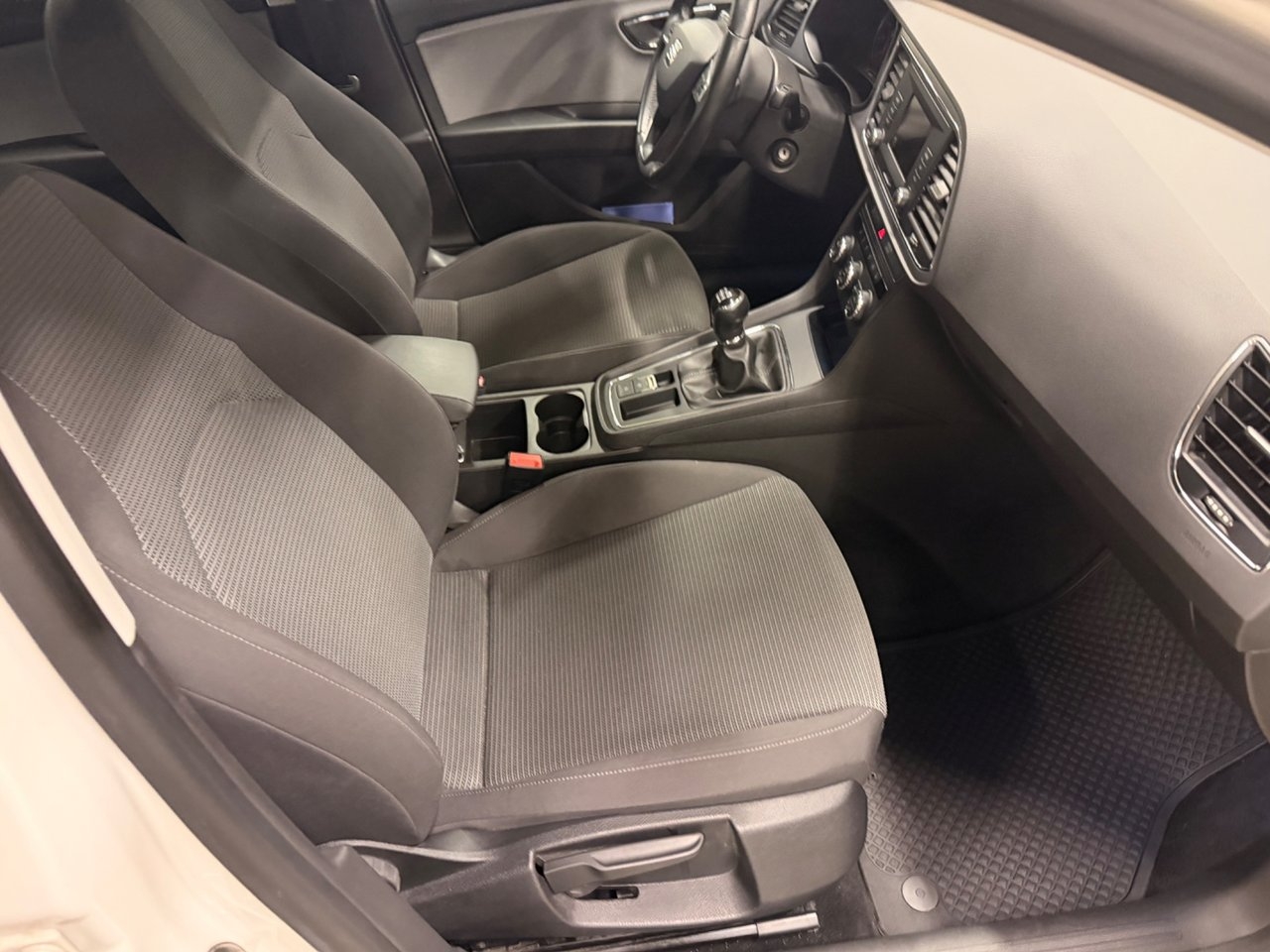 Seat Leon Style 1.5 TGI 130hk, 2020 6 2020, bild 7/11
