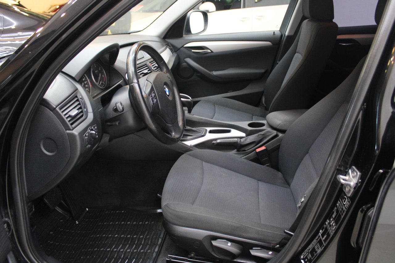 BMW X1 sDrive18d Steptronic Nyservad 2011, kuva 6/11
