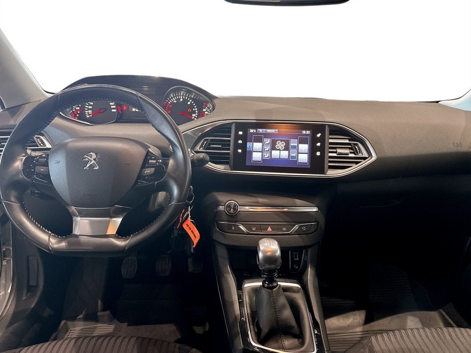 Peugeot 308 2017, bild 6/10