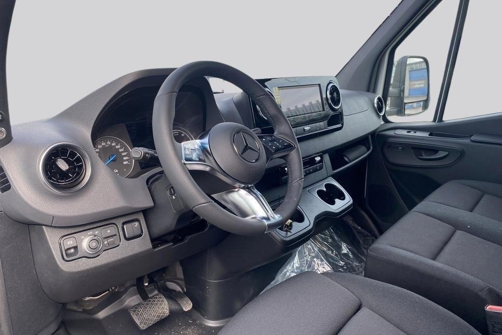 Mercedes-Benz eSprinter 2026, photo 7/10