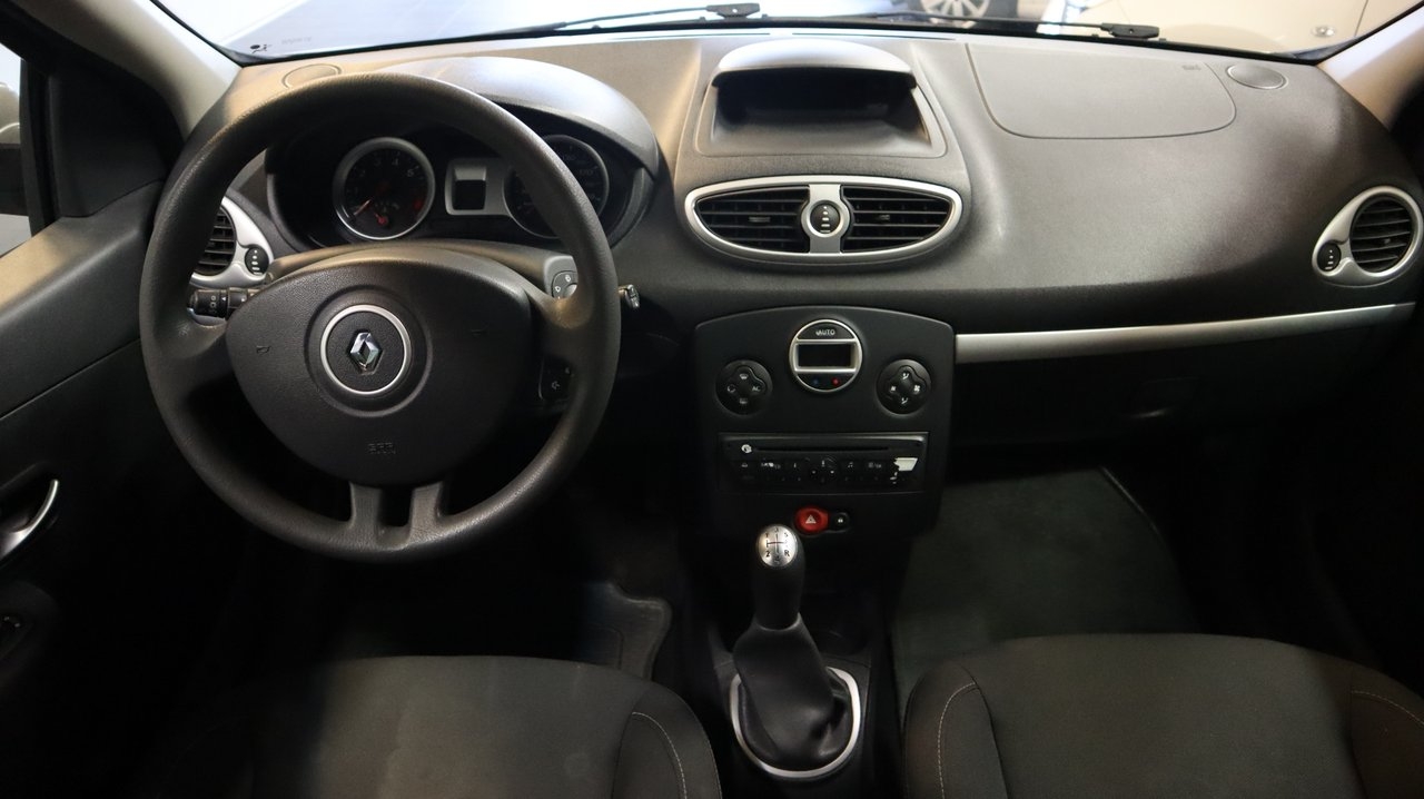 Renault Clio 2010, photo 6/6