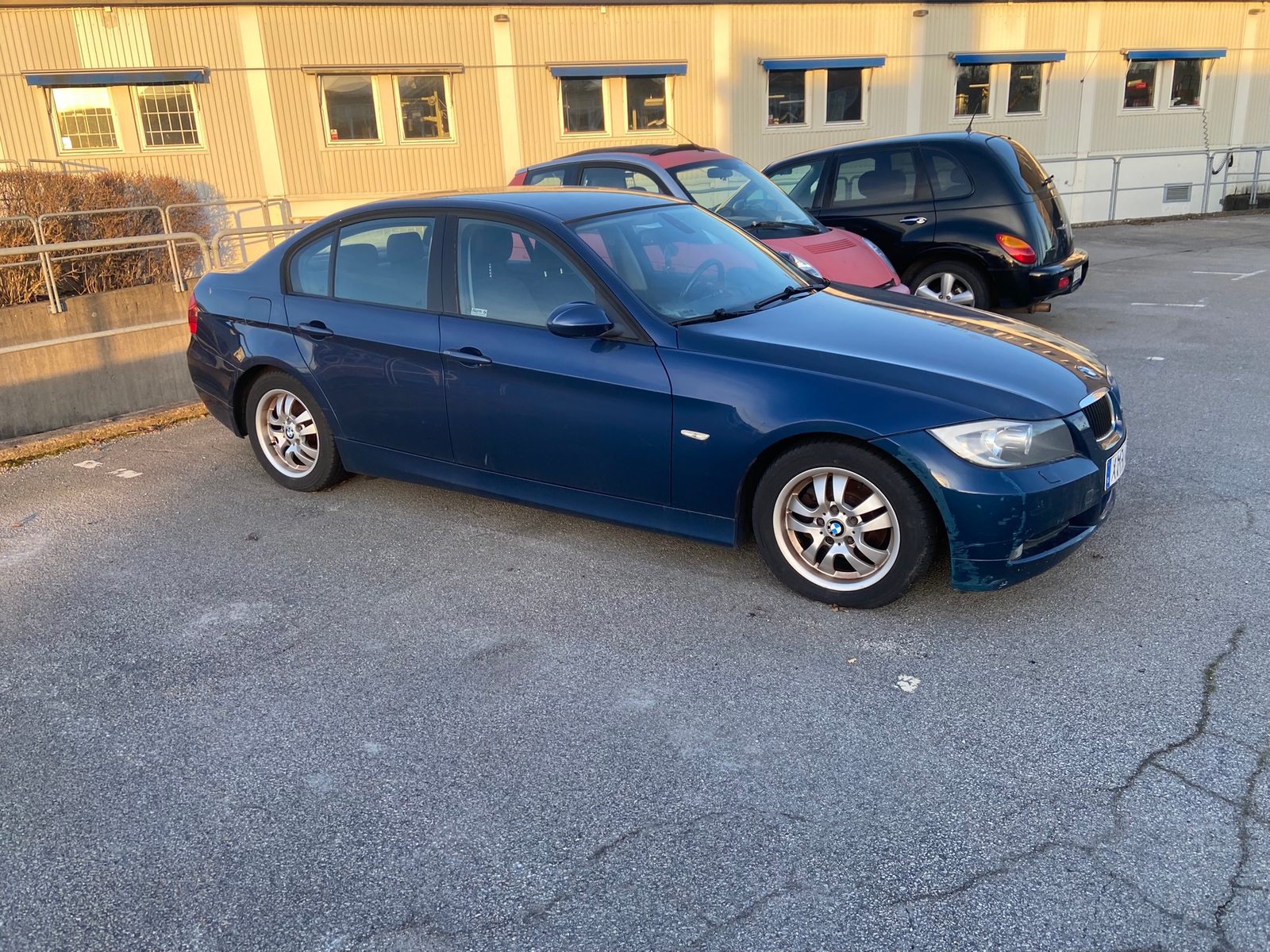 BMW 320 i Sedan Manuell 2006, bild 2/4