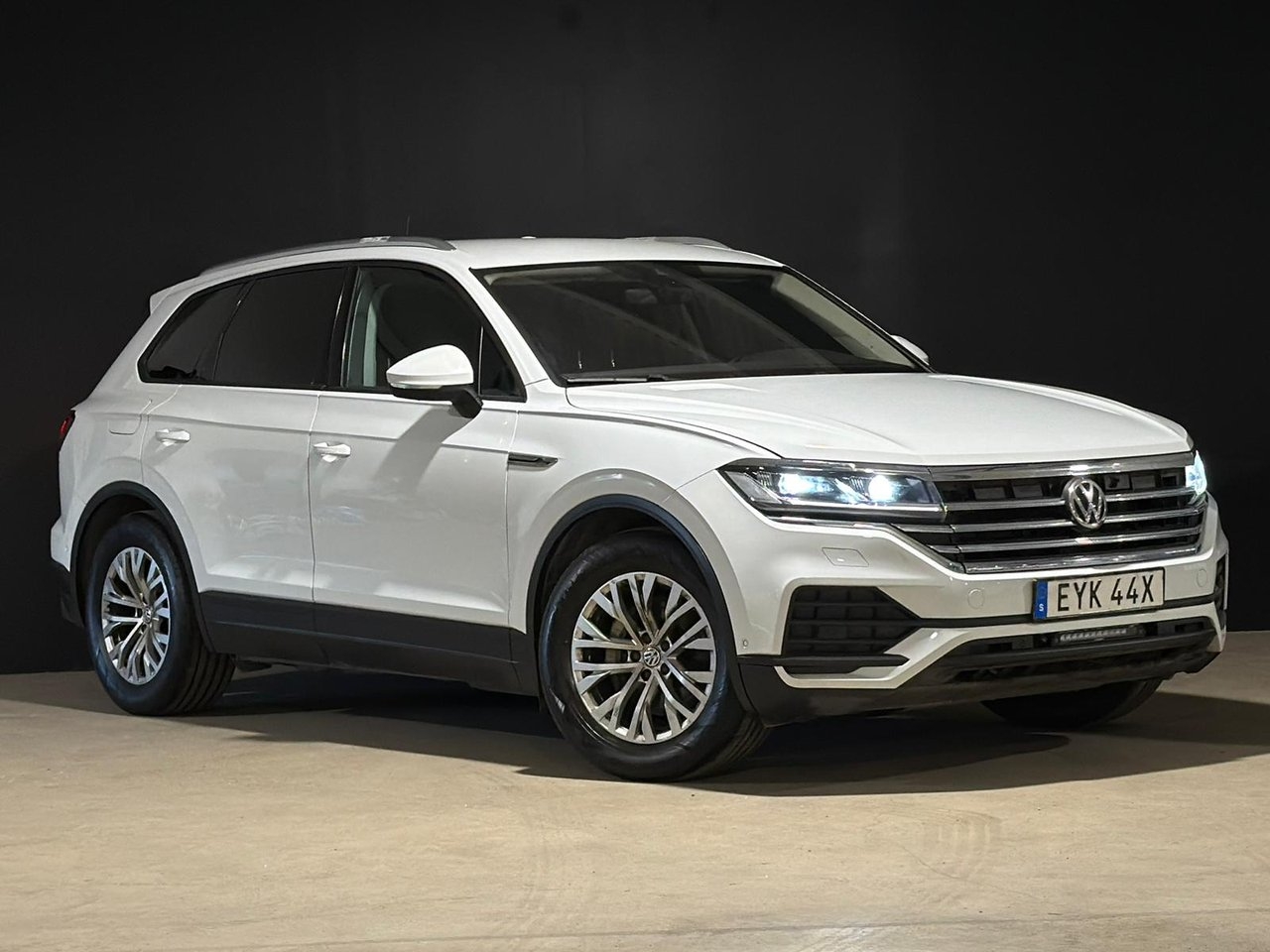 Volkswagen Touareg 3.0 V6 4 Motion 2020, bild 2/15