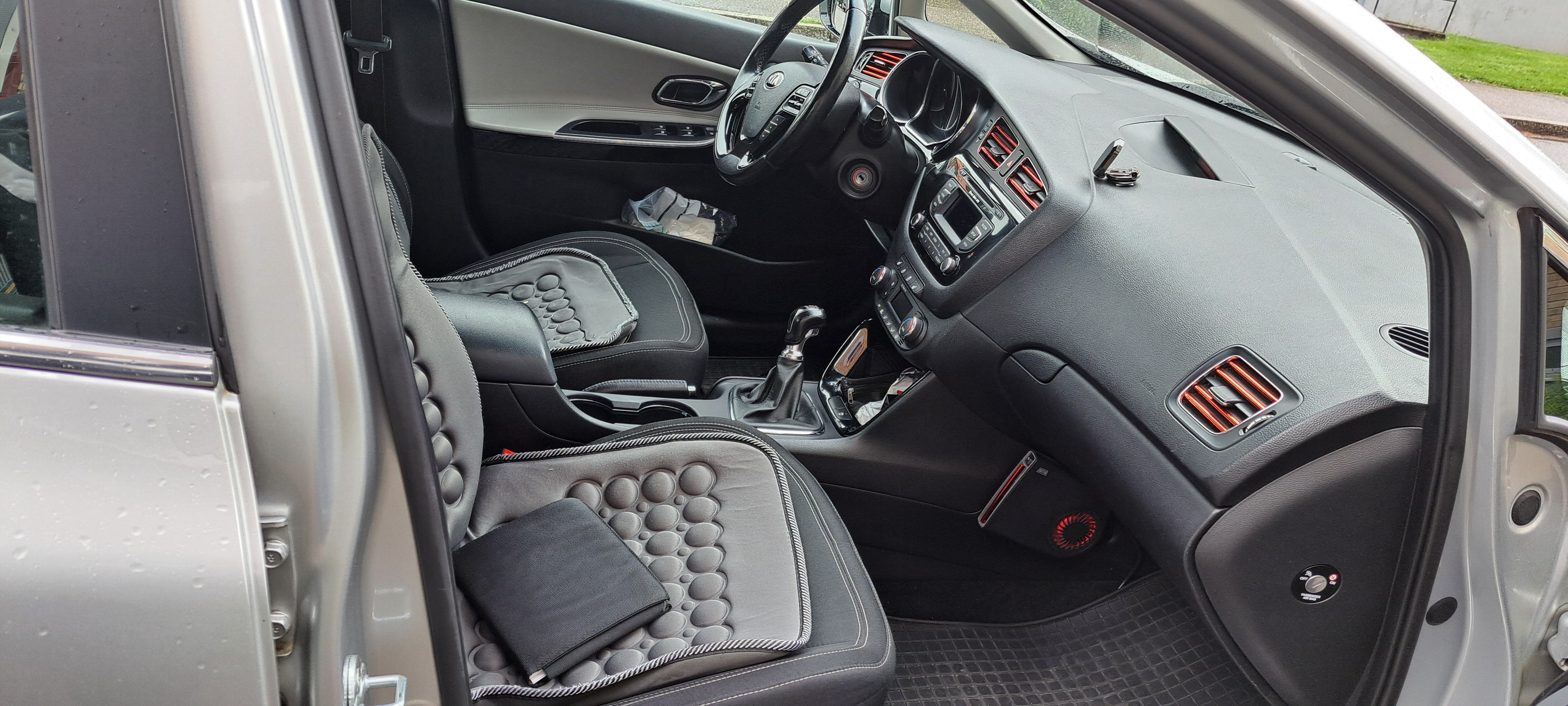 Kia Ceed 1.6 CRDi Manuell 2014, photo 2/6