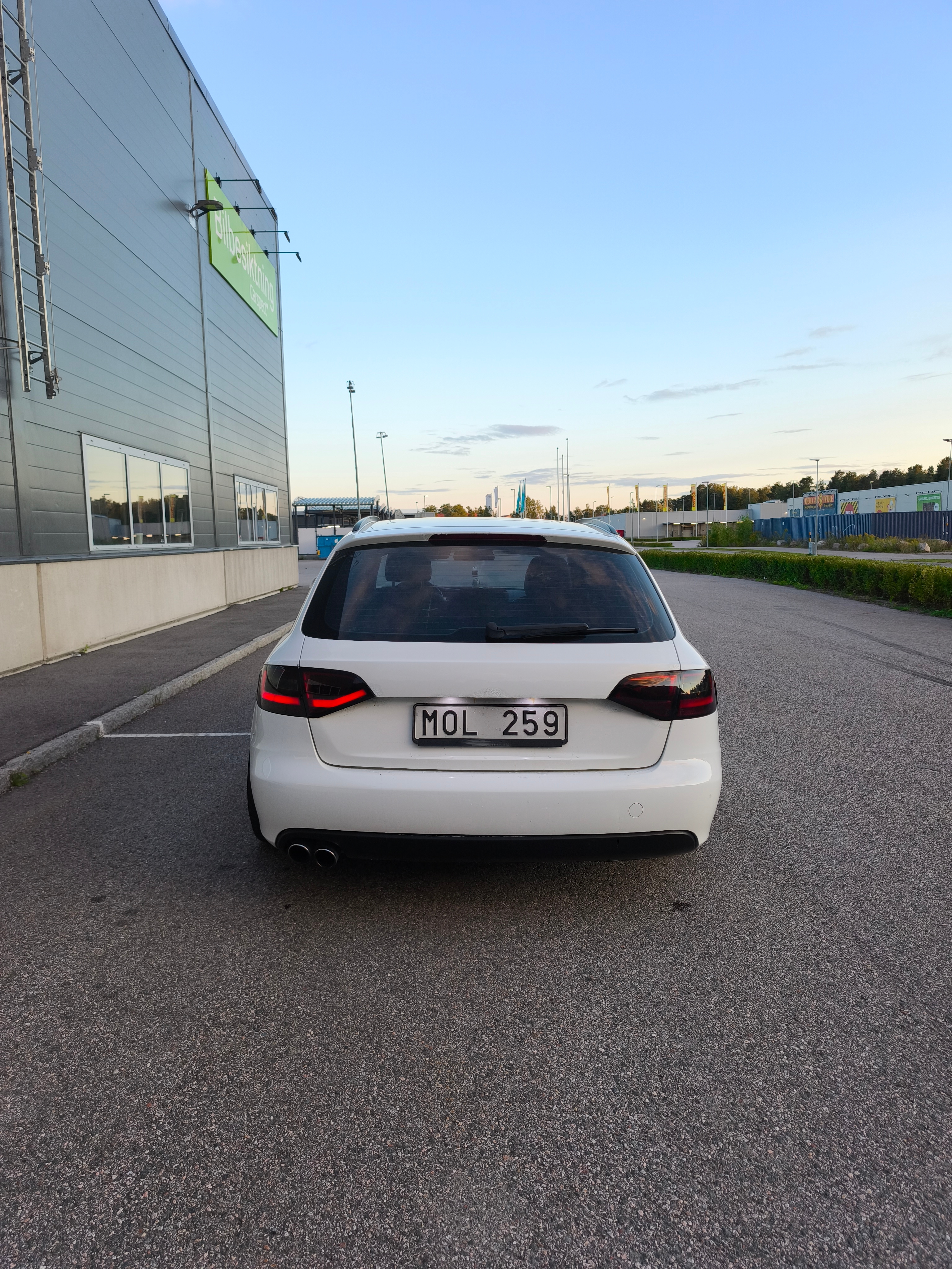 Audi A4 2.0 TDI S line 2010, bild 5/7