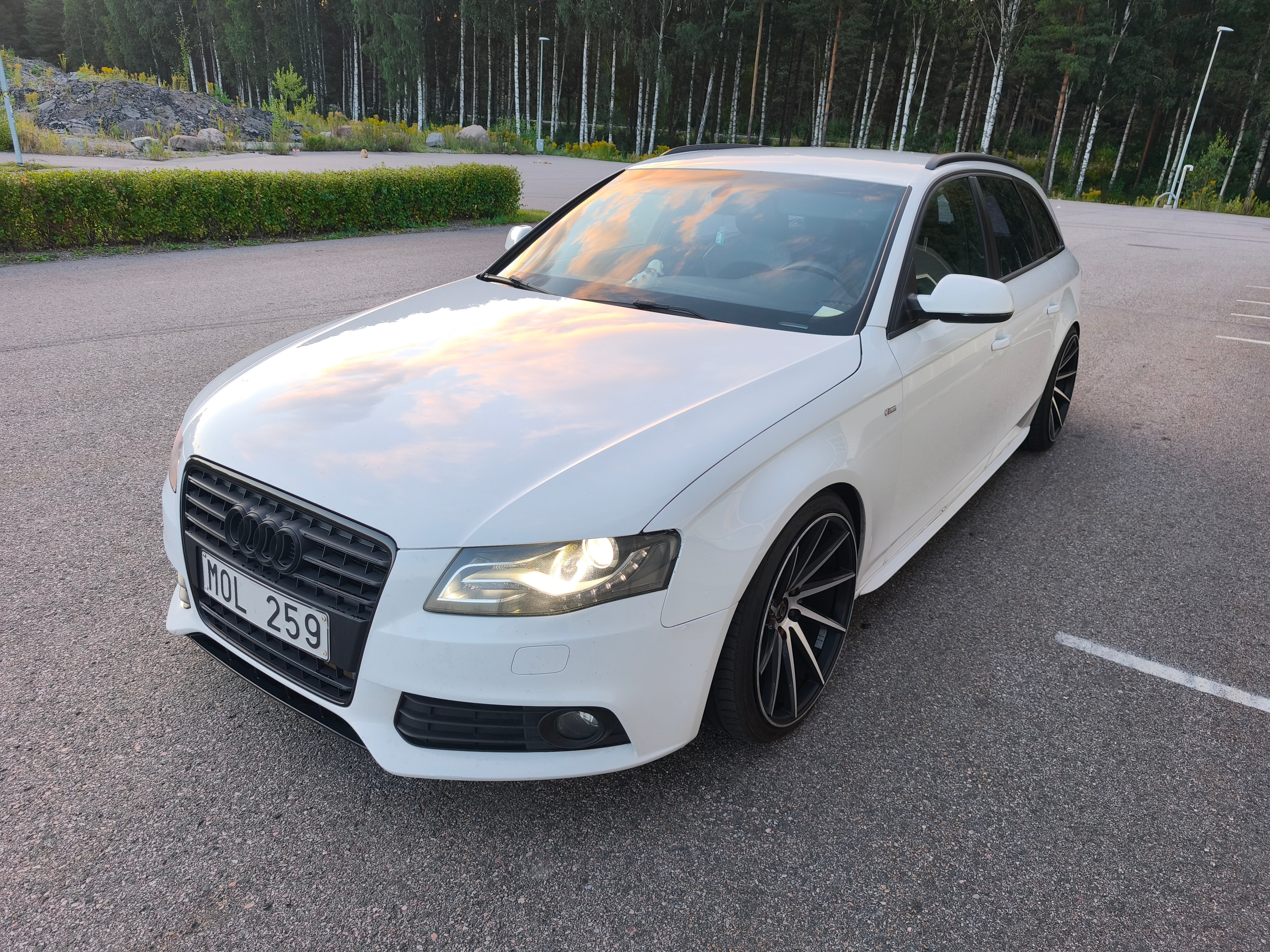 Audi A4 2.0 TDI S line 2010, bild 2/7