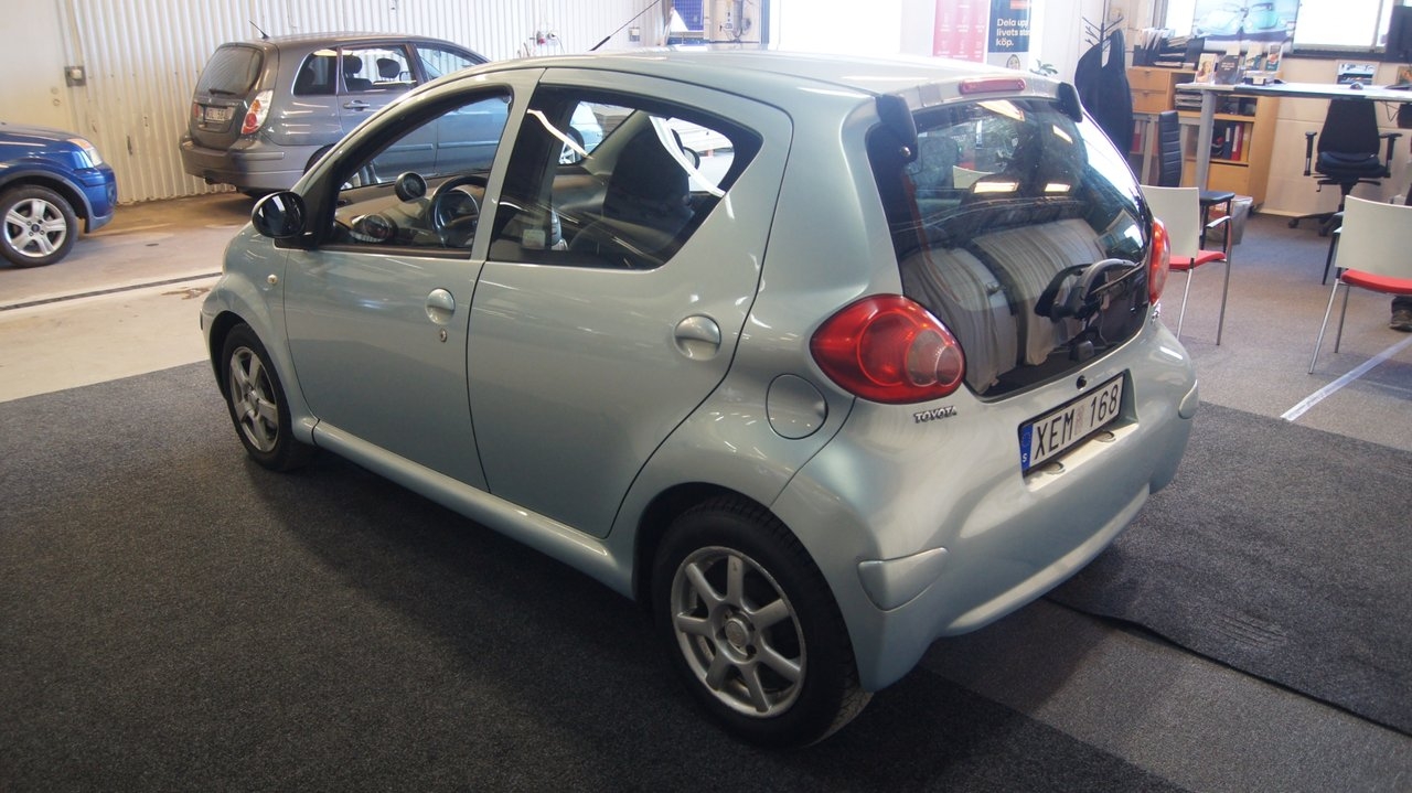 Toyota Aygo 5-dörrar 1.0 VVT-i MultiMode 2005, bild 3/9