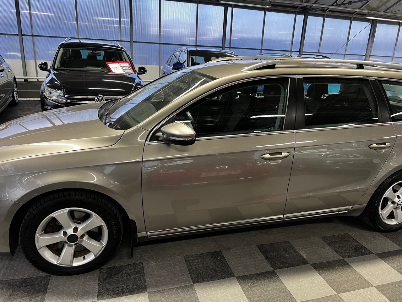 Volkswagen Passat 2012, bild 7/10