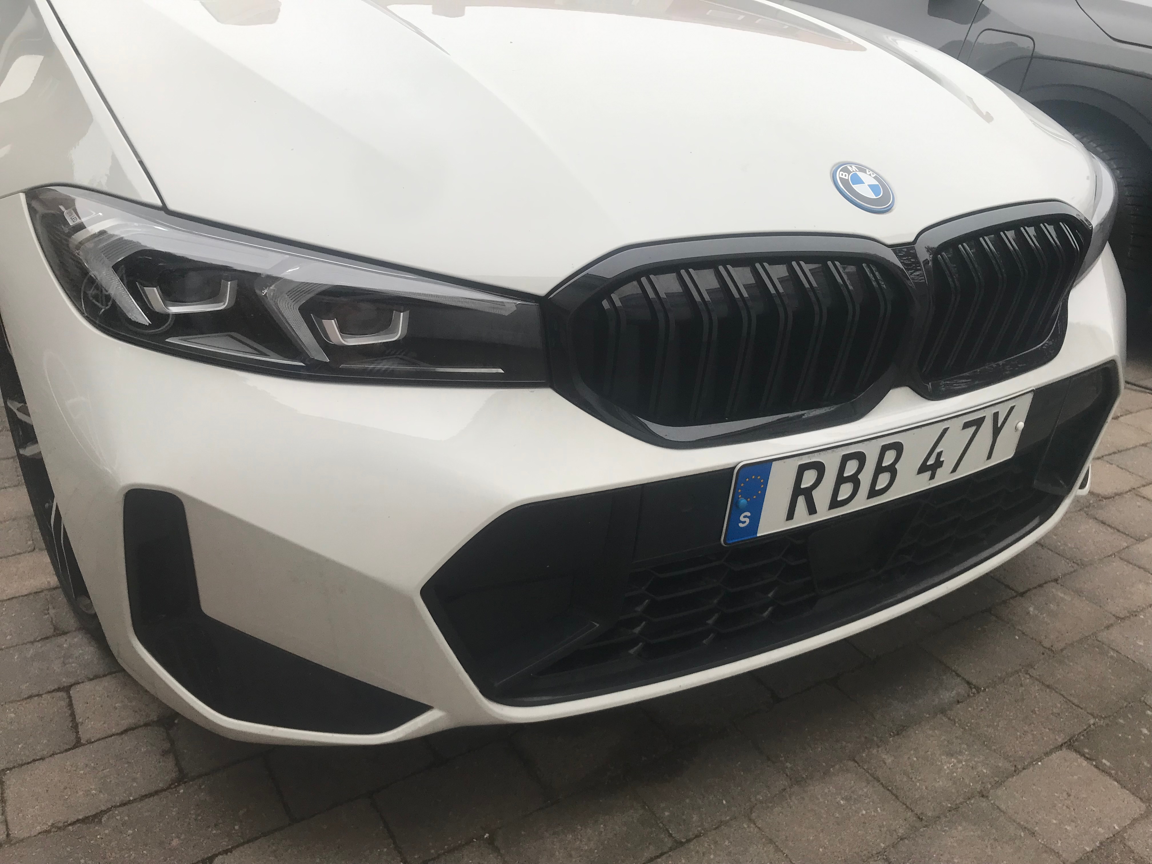 BMW 330 e xDrive Sedan Steptronic 2024, kuva 2/6