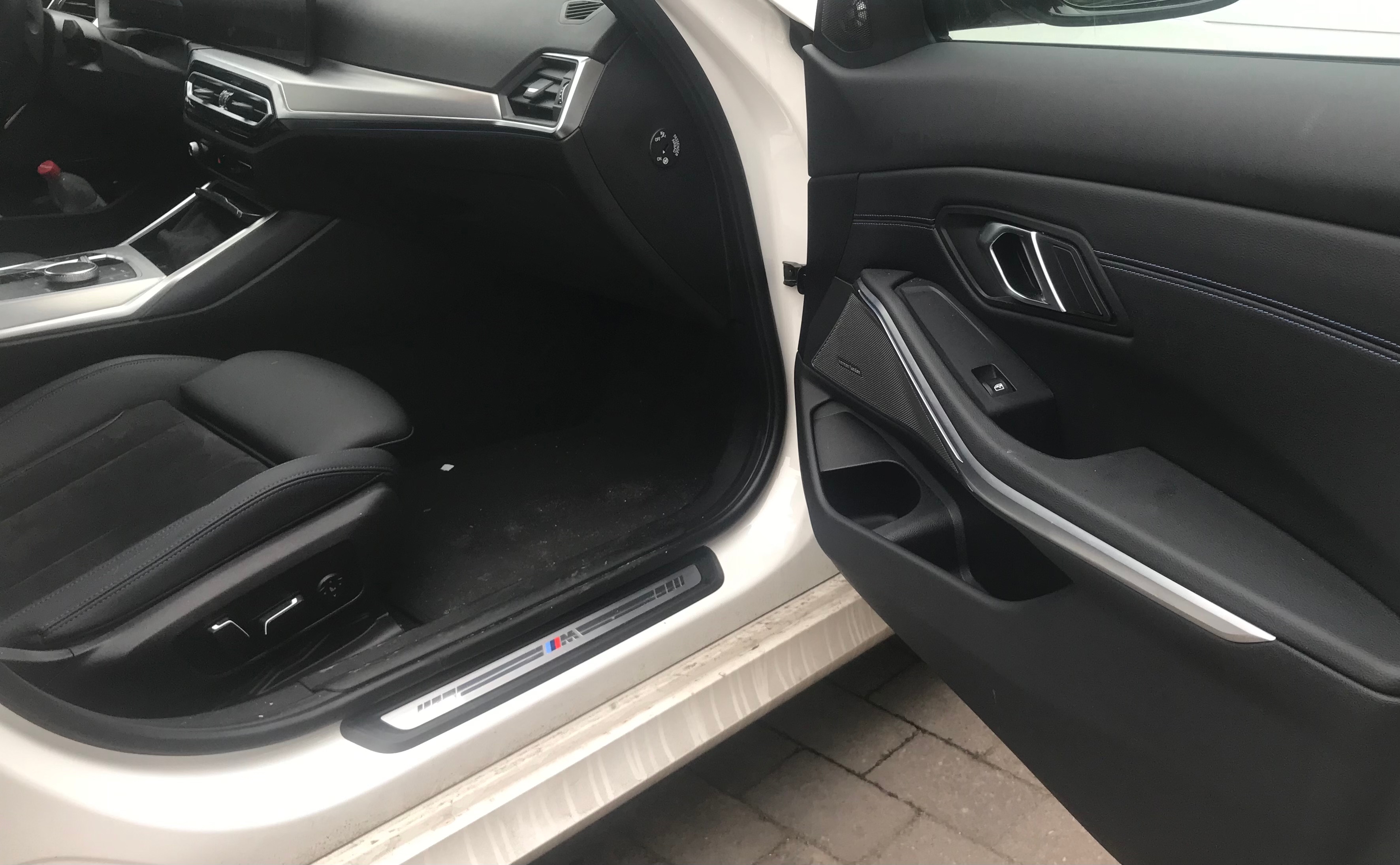 BMW 330 e xDrive Sedan Steptronic 2024, kuva 4/6