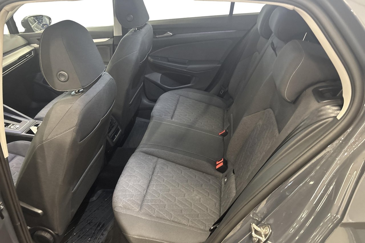 Volkswagen Golf eTSI 150hk DSG 2026, bild 8/8