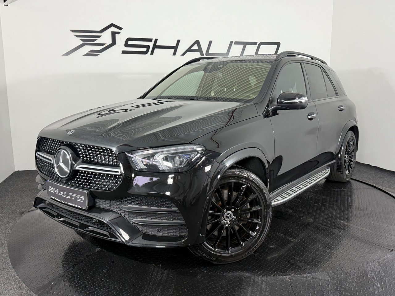 Mercedes-Benz GLE 300 d 4MATIC AMG Line 2019, kuva 2/10