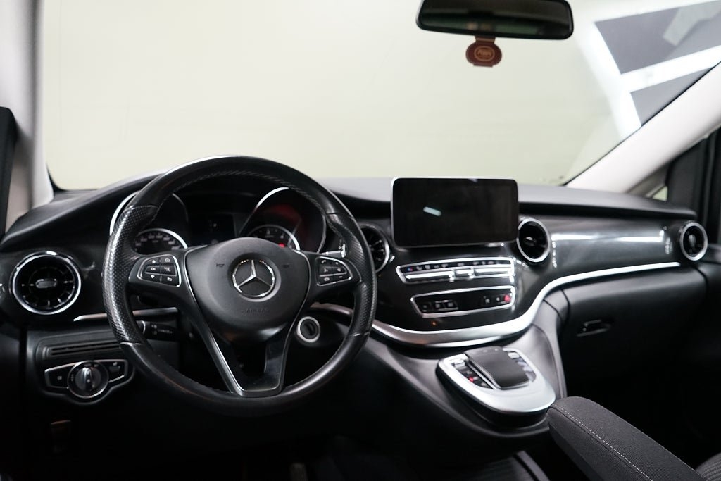 Mercedes-Benz V 2022, kuva 7/10