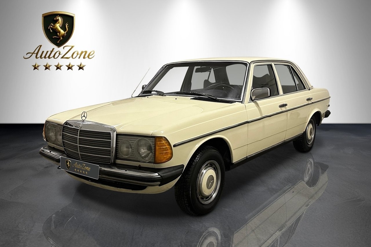 Mercedes-Benz 230