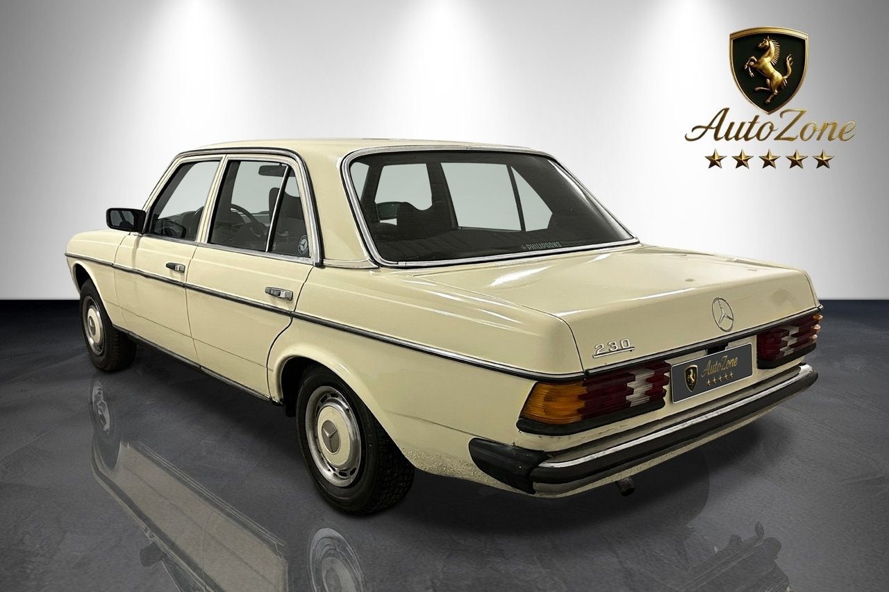 Mercedes-Benz 230 1979, kuva 2/10