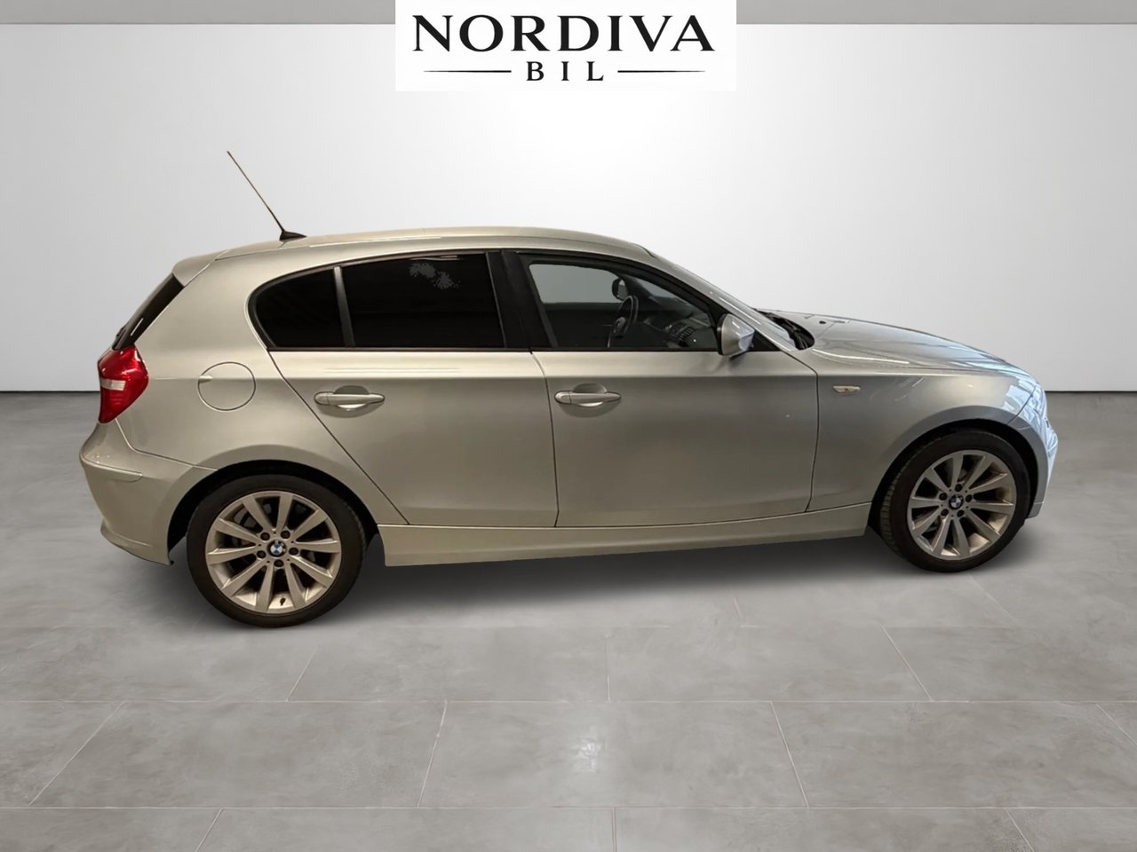 BMW 118 2011, bild 4/17
