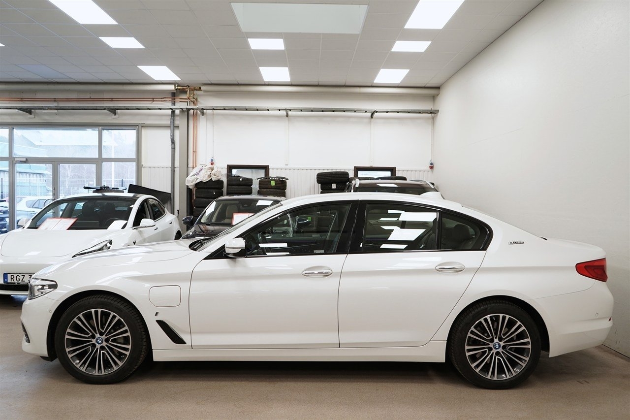 BMW 530 2018, bild 2/10