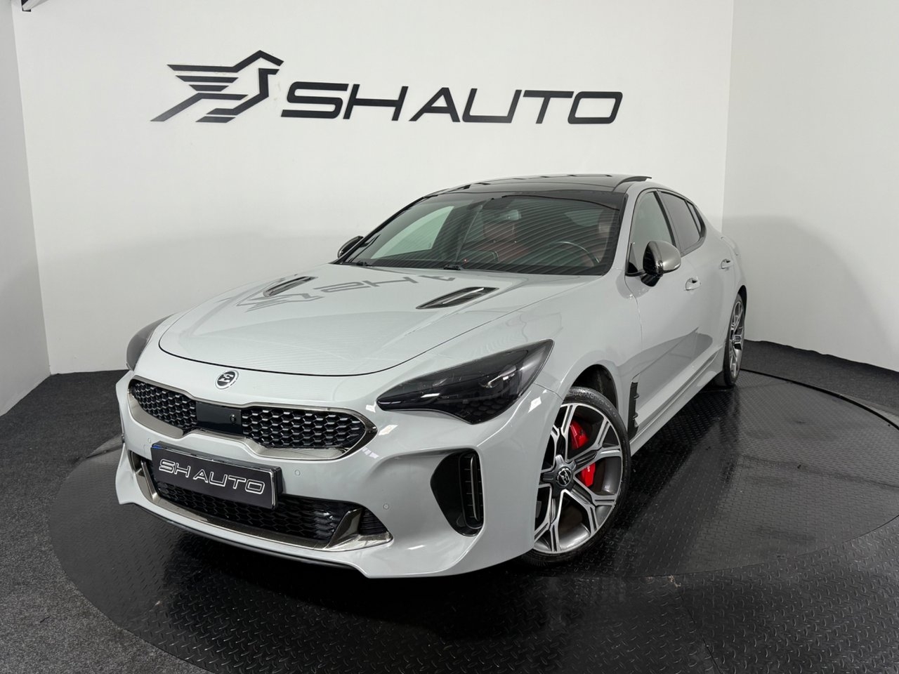 Kia Stinger GT AWD 3.3 V6 T-GDI AWD 2018, bild 2/10