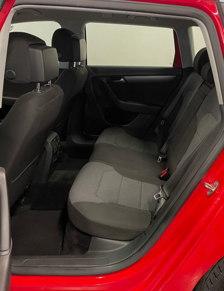 Volkswagen Passat 2011, bild 7/10