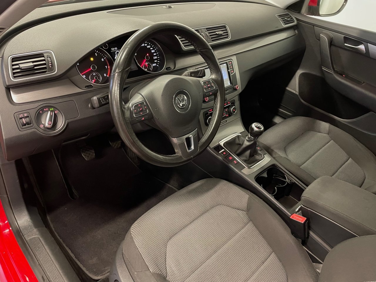 Volkswagen Passat 2011, bild 5/10