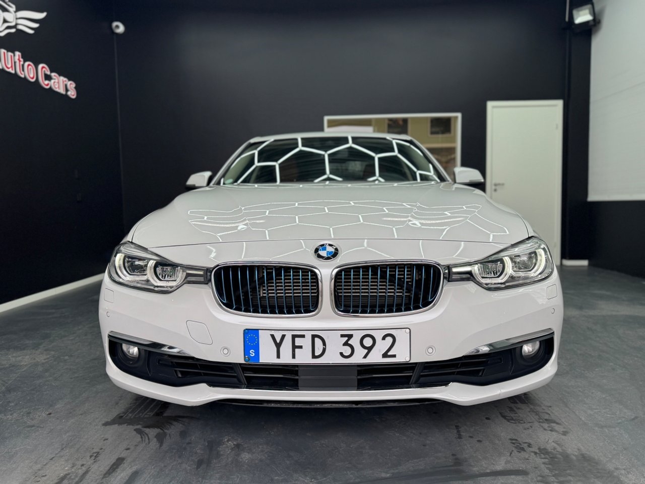 BMW 330 e Sedan Steptronic Luxury Line 2017, bild 6/10