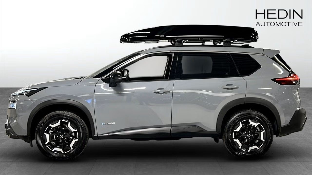 Nissan X-Trail e-4ORCE N-Trek 5 sits 2025, photo 2/7