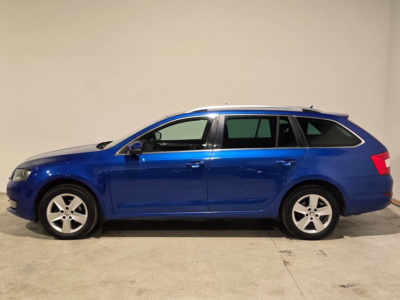 Skoda Octavia Kombi 1.6 TDI 4x4 Elegance 2015, photo 3/10