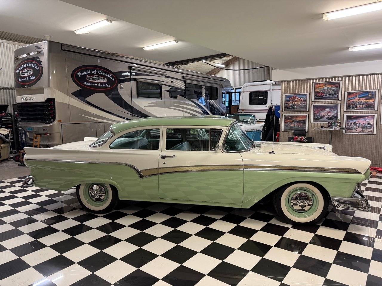 Ford Custom