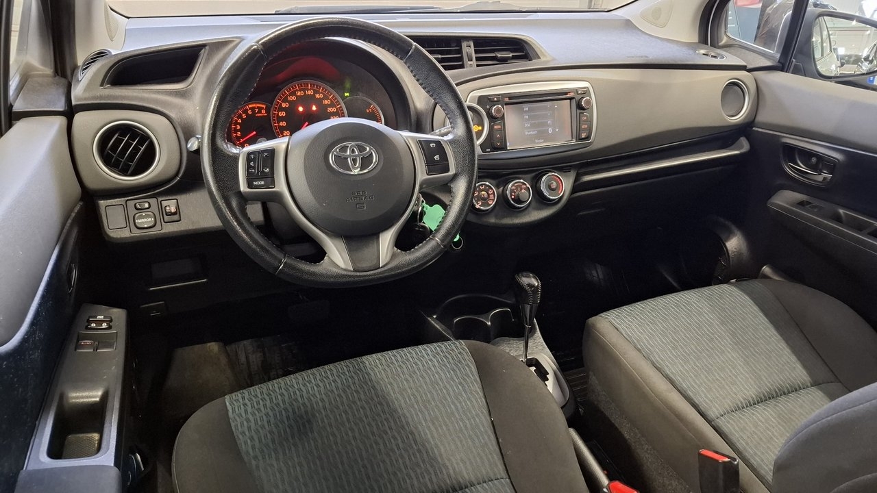 Toyota Yaris 2012, bild 2/21