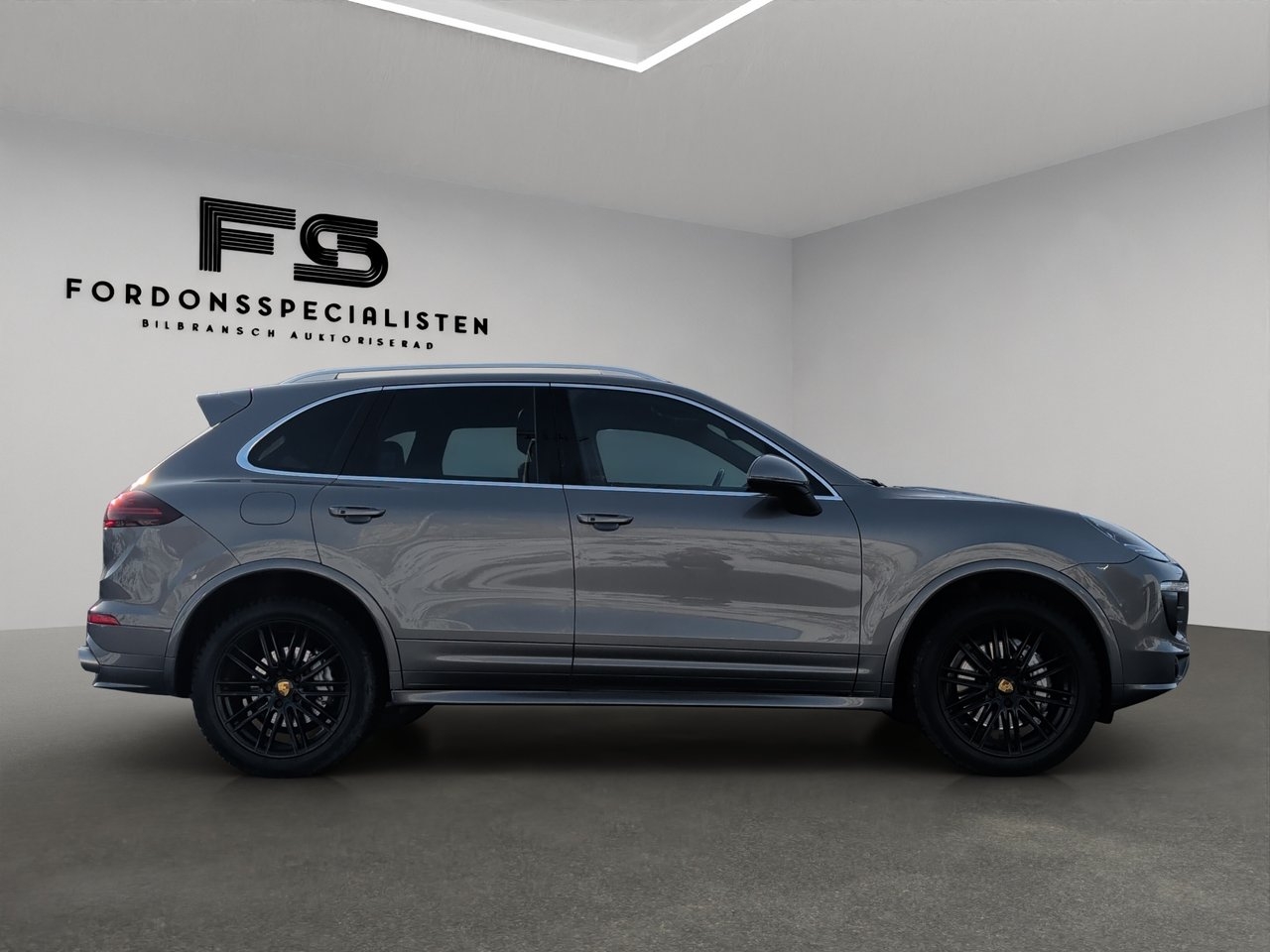Porsche Cayenne 2016, bild 2/10