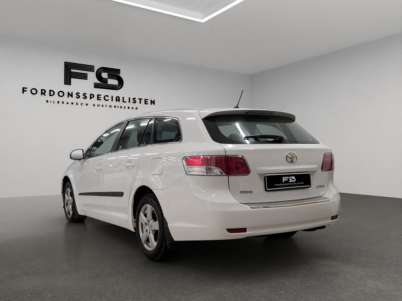 Toyota Avensis 2010, bild 7/10