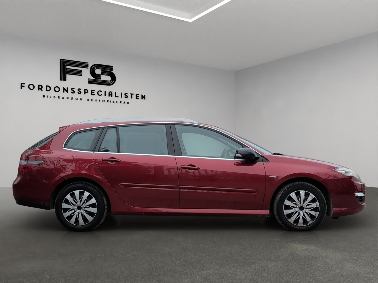 Renault Laguna 2011, bild 2/10