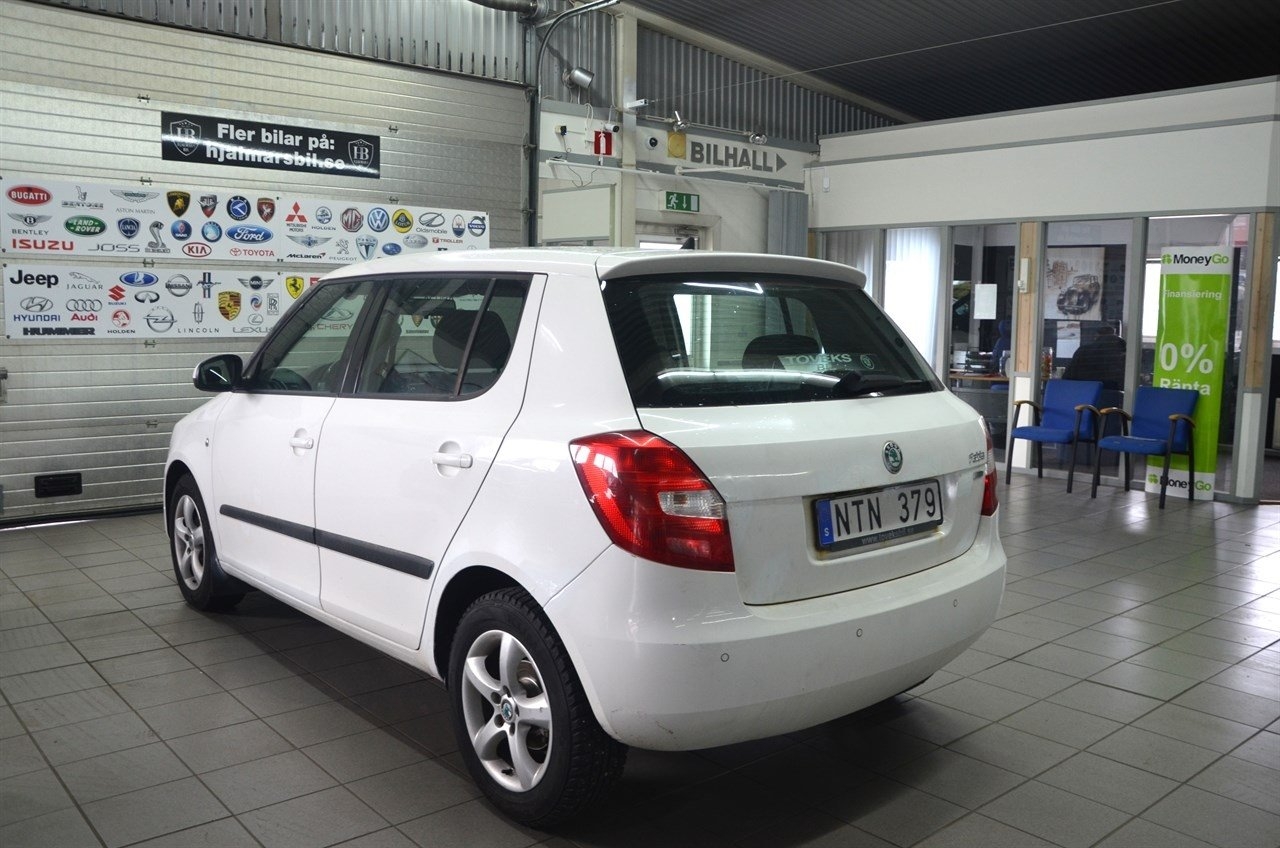 Skoda Fabia 1.6 TDI 90hk Elegance 2011, bild 4/10