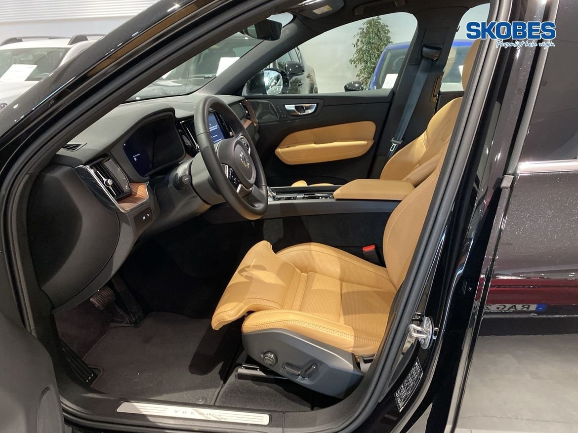 Volvo XC60 T8 Plus Bright 2025, photo 7/26