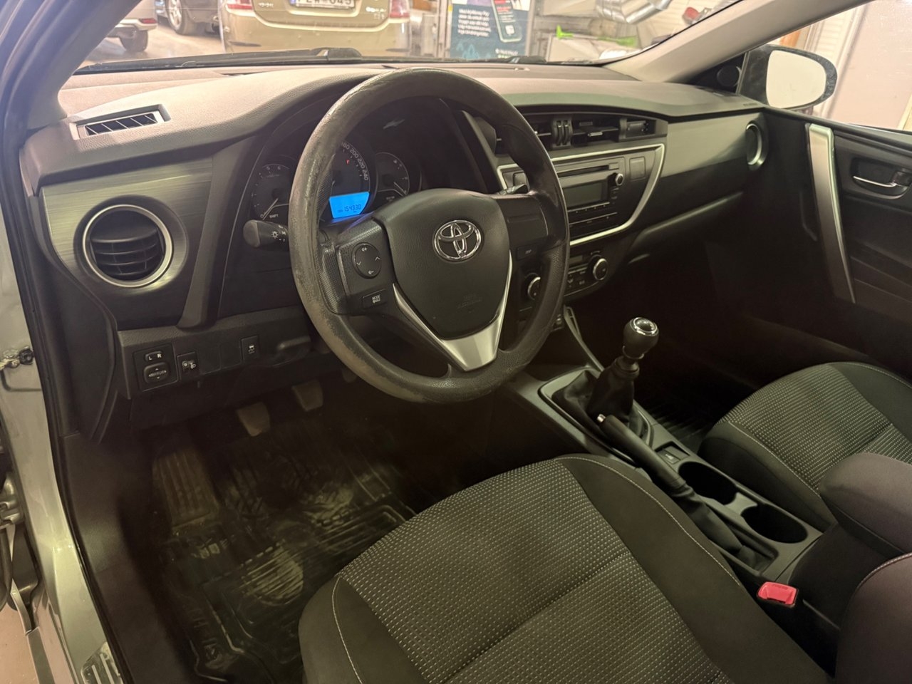 Toyota Auris 1.4 D-4D Life Euro 5 2014, bild 6/13