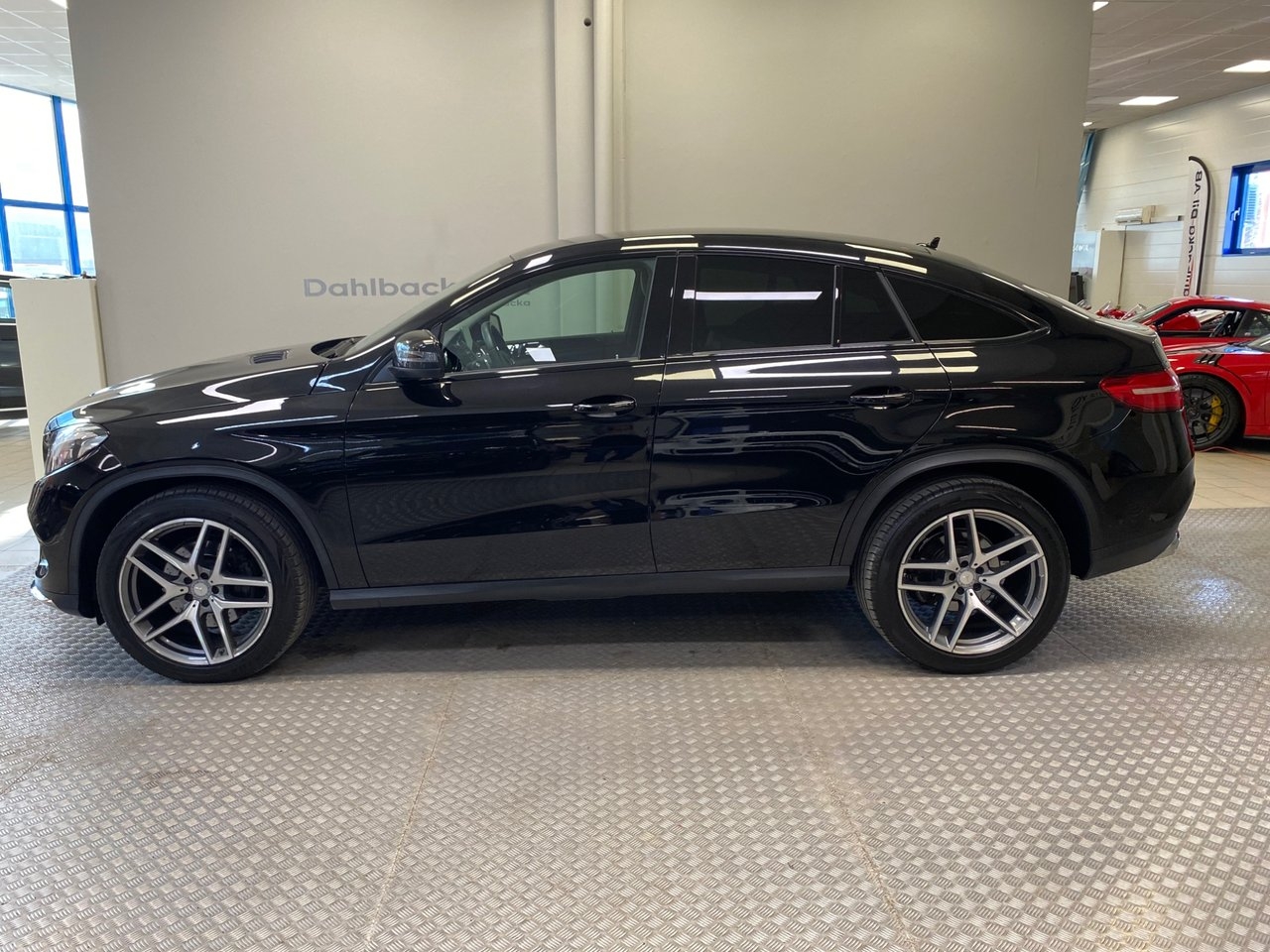 Mercedes-Benz GLE 2017, bild 2/10
