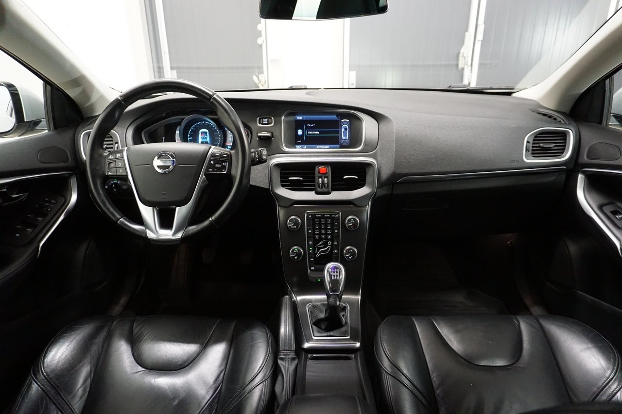 Volvo V40 D2 Summum 2013, photo 2/27
